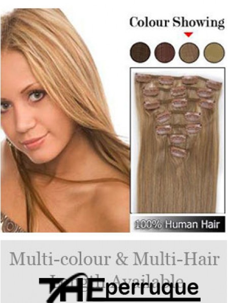 Pince à cheveux remy droite blonde douce dans les extensions de cheveux